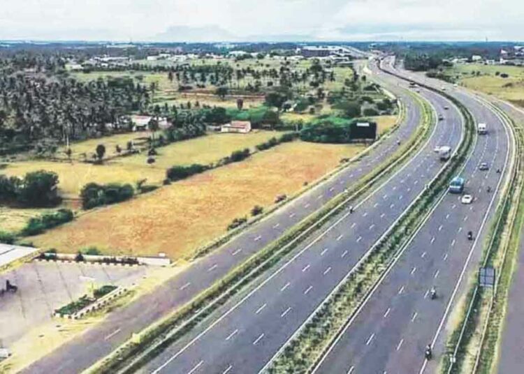 The 520 km Nagpur-Shirdi highway from Mumbai to Nagpur Samriddhi Highway has been put into traffic service